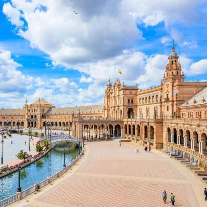Piso Con Patio Privado Y Parking Nervion Sevilla Εξωτερικό φωτογραφία