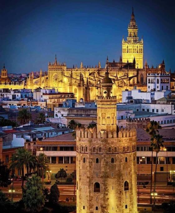 Piso Con Patio Privado Y Parking Nervion Sevilla Εξωτερικό φωτογραφία