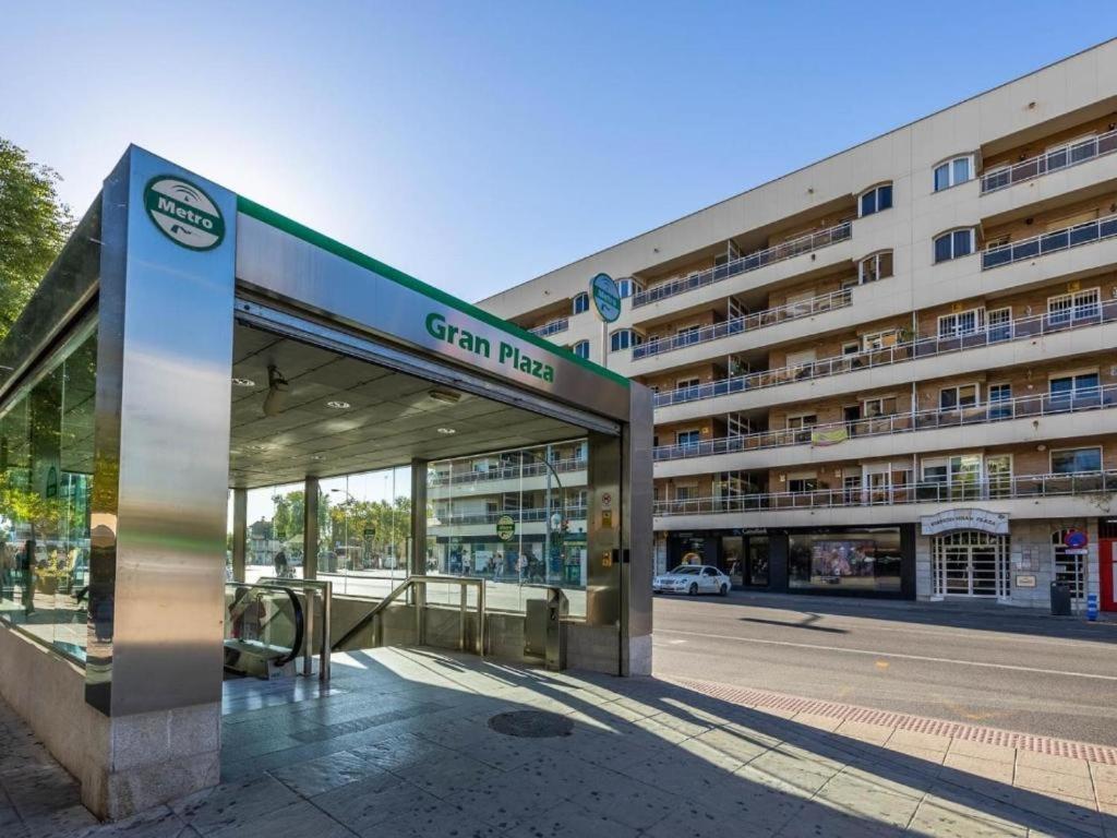 Piso Con Patio Privado Y Parking Nervion Sevilla Εξωτερικό φωτογραφία
